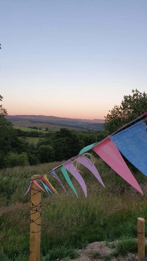 فندق Calon Y Goedwig Glamping لياندوفيري المظهر الخارجي الصورة