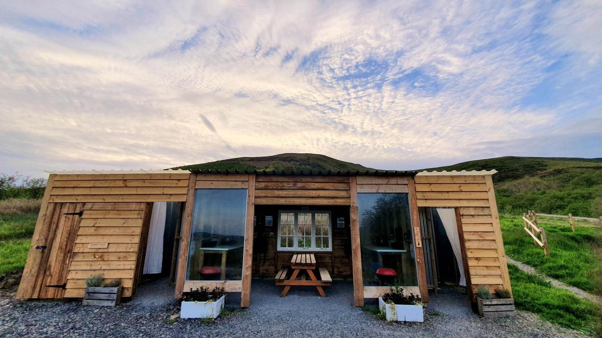 فندق Calon Y Goedwig Glamping لياندوفيري المظهر الخارجي الصورة